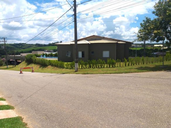 Casa 3 dorms(2 suites), piscina em Condomínio de Araçoiaba da Serra SP