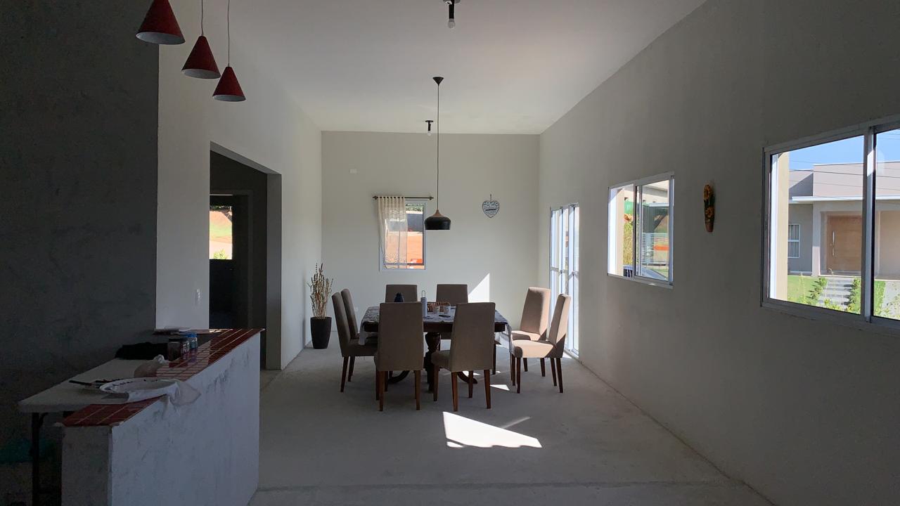 Casa 3 dorms(2 suites), piscina em Condomínio de Araçoiaba da Serra SP