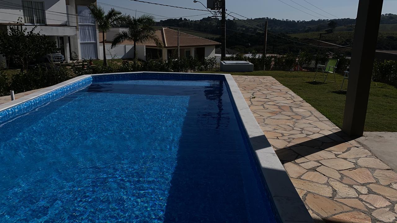 Casa 3 dorms(2 suites), piscina em Condomínio de Araçoiaba da Serra SP