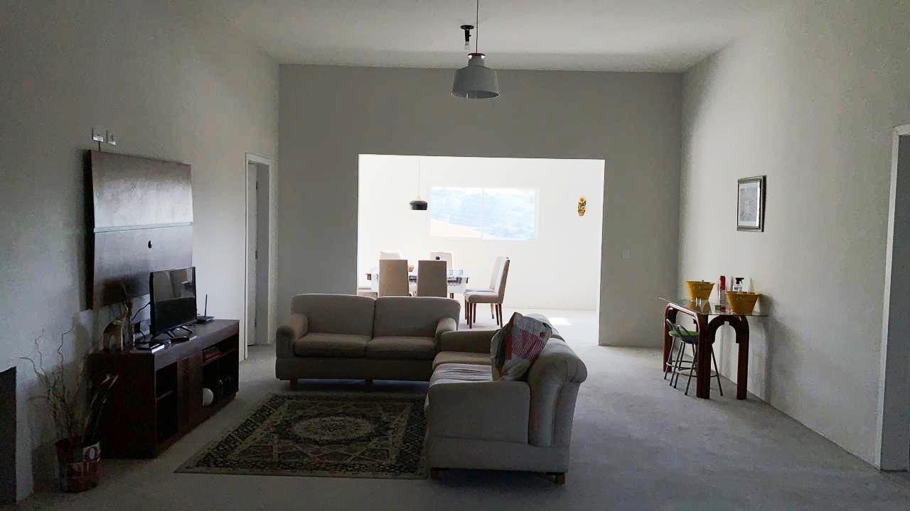 Casa 3 dorms(2 suites), piscina em Condomínio de Araçoiaba da Serra SP