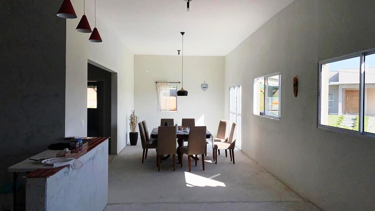 Casa 3 dorms(2 suites), piscina em Condomínio de Araçoiaba da Serra SP