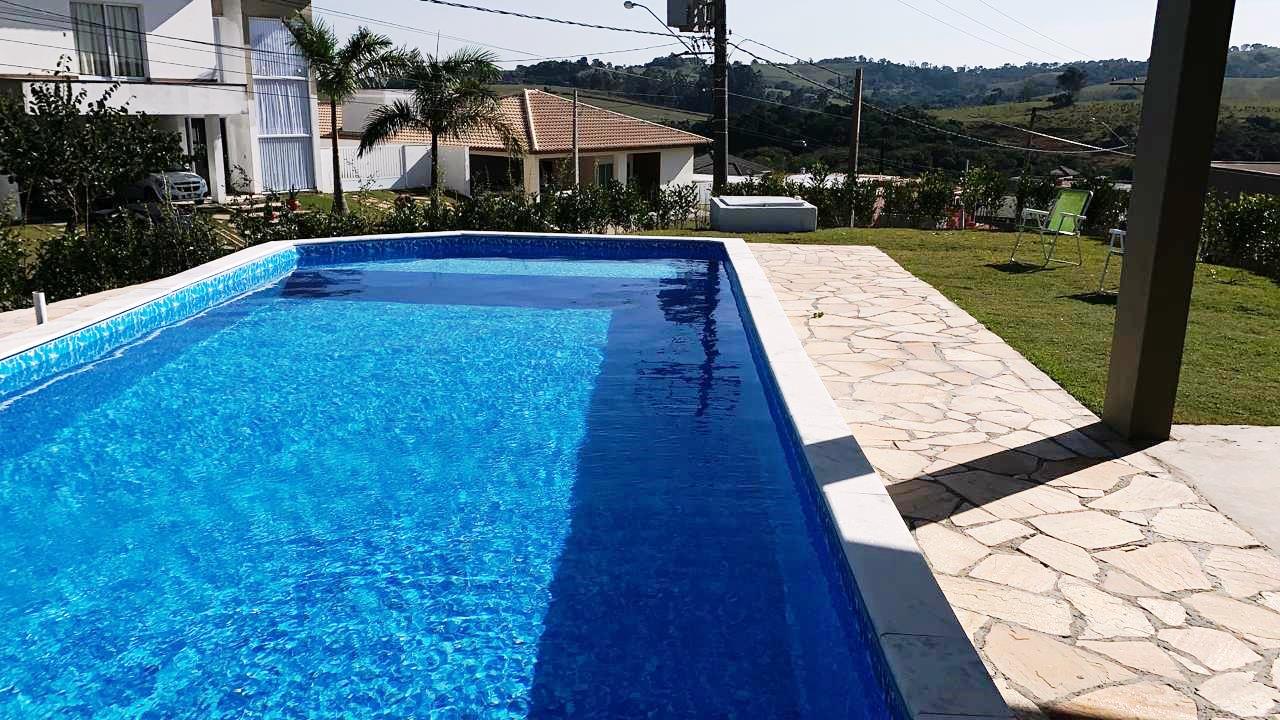 Casa 3 dorms(2 suites), piscina em Condomínio de Araçoiaba da Serra SP