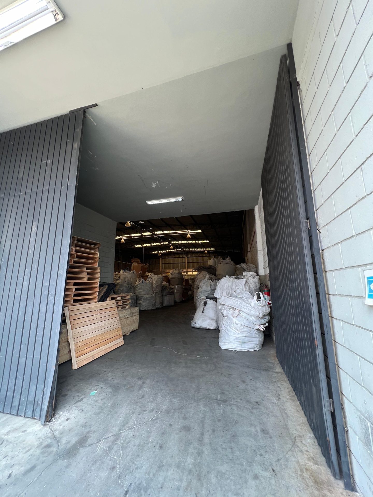 Galpão Industrial no bairro Iporanga, Éden, Sorocaba-SP